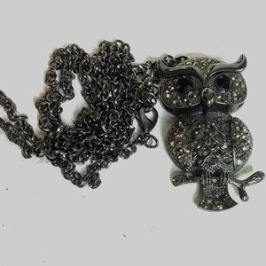 Silver tone black crystal owl necklace 17 " chain